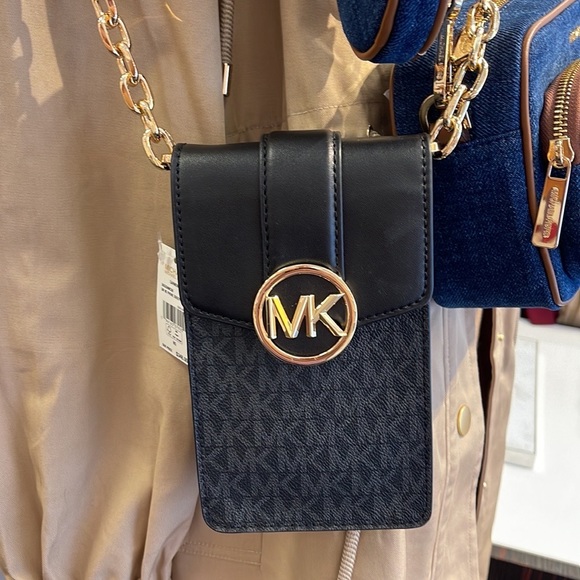 Michael Kors Carmen Small Logo Smartphone Crossbody Bag
Black - Picture 11 of 16